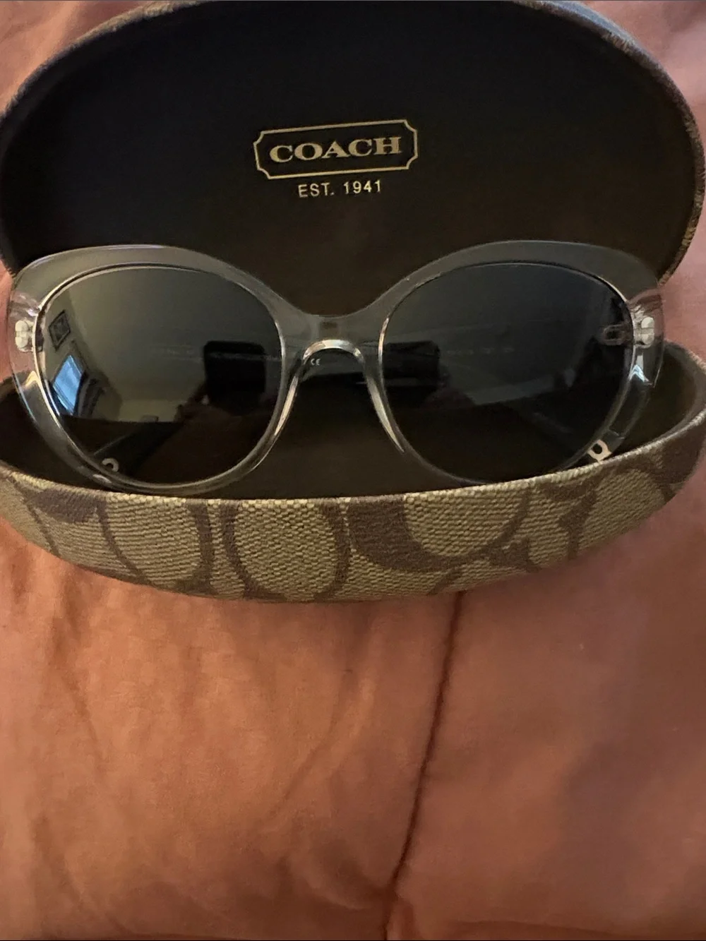 Coach chic sunglasses